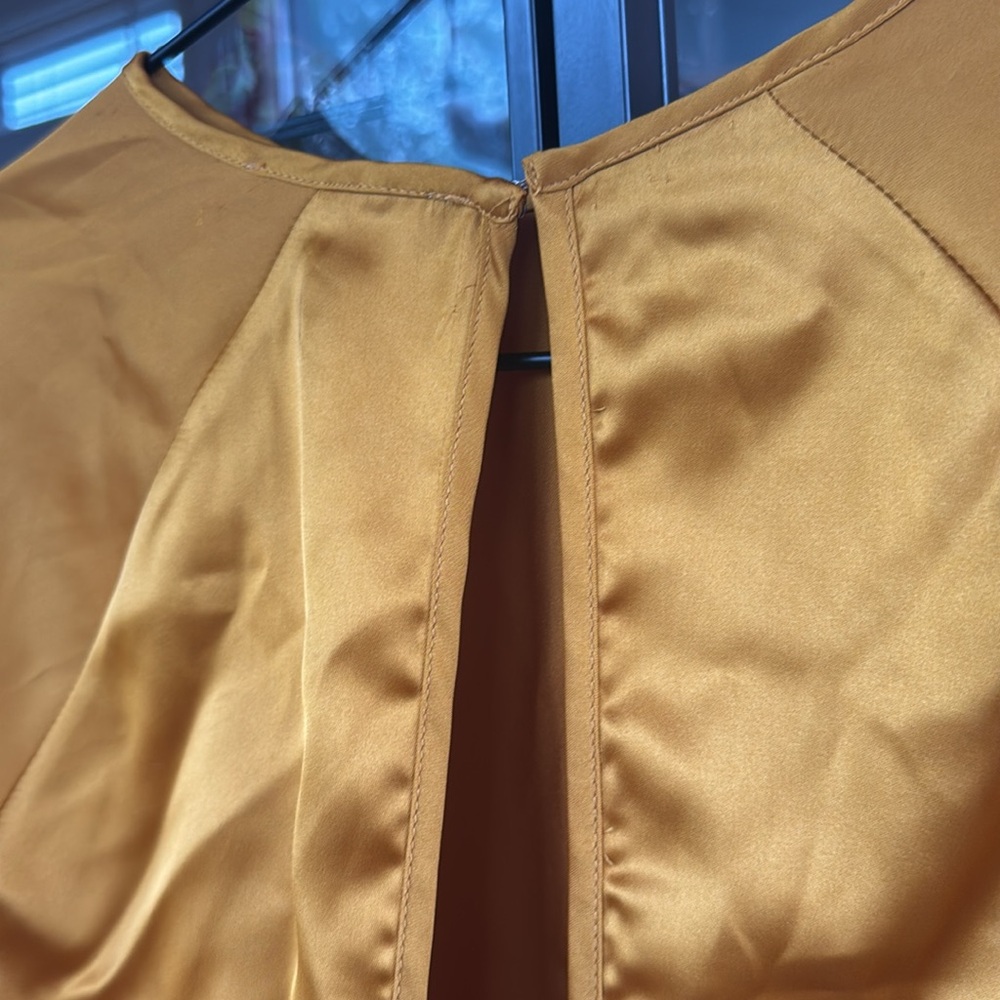 12th tribe Mustard Yellow backless cropped long sleeve top - Picture 4 of 6